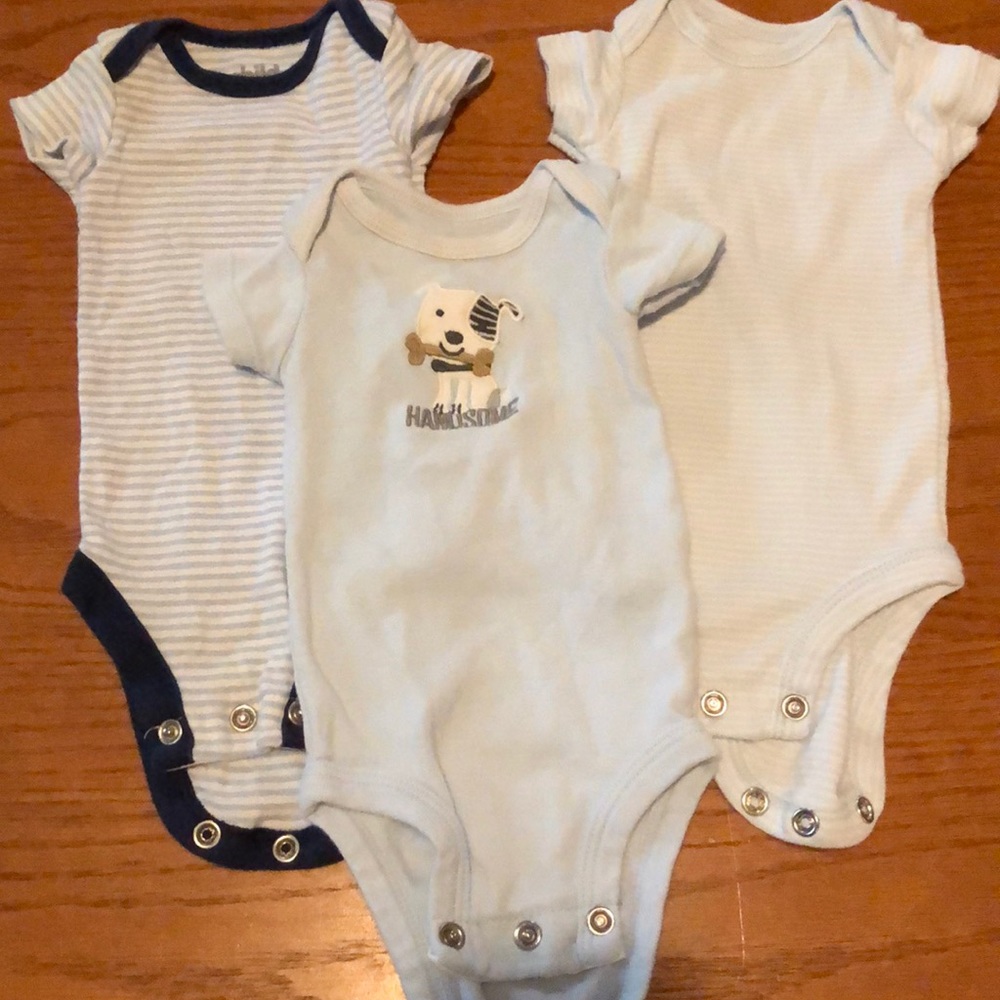3 newborn baby boy onesies